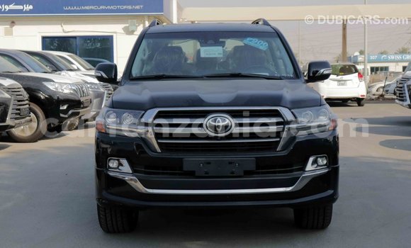 Nunua Imported Toyota Land Cruiser Nyeusi Gari ndani ya Import - Dubai nchini Arusha Nunua Imported Toyota Land Cruiser Nyeusi Gari ndani ya Import - Dubai nchini Arusha