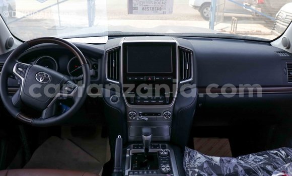 Nunua Imported Toyota Land Cruiser Nyeusi Gari ndani ya Import - Dubai nchini Arusha Nunua Imported Toyota Land Cruiser Nyeusi Gari ndani ya Import - Dubai nchini Arusha