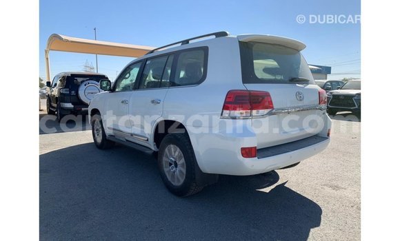 Buy Import Toyota Land Cruiser White Car in Import - Dubai in Arusha Buy Import Toyota Land Cruiser White Car in Import - Dubai in Arusha