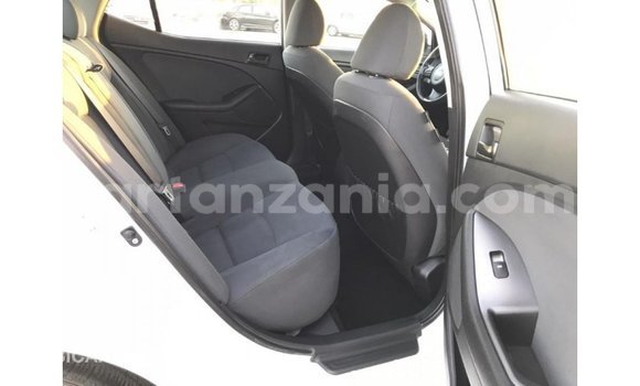 Nunua Imported Kia Optima Nyeupe Gari ndani ya Import - Dubai nchini Arusha Nunua Imported Kia Optima Nyeupe Gari ndani ya Import - Dubai nchini Arusha