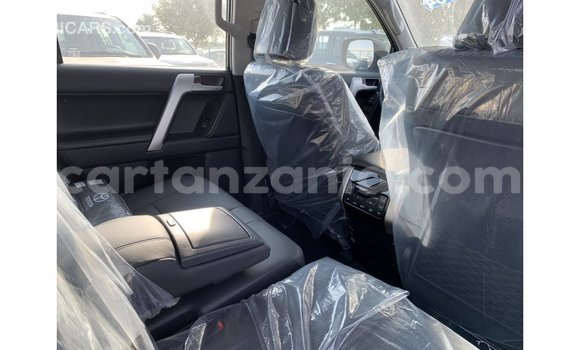 Nunua Imported Toyota Prado Nyeusi Gari ndani ya Import - Dubai nchini Arusha Nunua Imported Toyota Prado Nyeusi Gari ndani ya Import - Dubai nchini Arusha