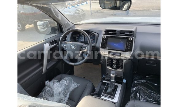 Nunua Imported Toyota Prado Nyeusi Gari ndani ya Import - Dubai nchini Arusha Nunua Imported Toyota Prado Nyeusi Gari ndani ya Import - Dubai nchini Arusha
