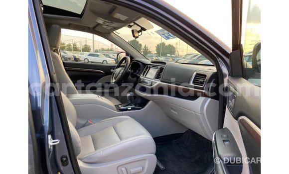 Buy Import Toyota Highlander Blue Car in Import - Dubai in Arusha Buy Import Toyota Highlander Blue Car in Import - Dubai in Arusha