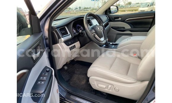 Buy Import Toyota Highlander Blue Car in Import - Dubai in Arusha Buy Import Toyota Highlander Blue Car in Import - Dubai in Arusha