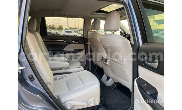 Buy Import Toyota Highlander Blue Car in Import - Dubai in Arusha Buy Import Toyota Highlander Blue Car in Import - Dubai in Arusha