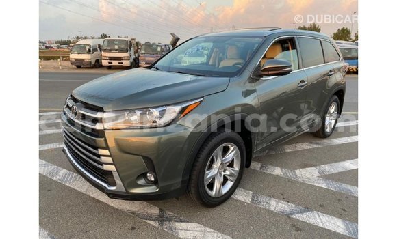 Nunua Imported Toyota Highlander Kijani Gari ndani ya Import - Dubai nchini Arusha Nunua Imported Toyota Highlander Kijani Gari ndani ya Import - Dubai nchini Arusha