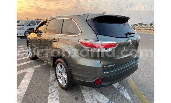 Nunua Imported Toyota Highlander Kijani Gari ndani ya Import - Dubai nchini Arusha Nunua Imported Toyota Highlander Kijani Gari ndani ya Import - Dubai nchini Arusha