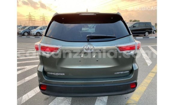 Nunua Imported Toyota Highlander Kijani Gari ndani ya Import - Dubai nchini Arusha Nunua Imported Toyota Highlander Kijani Gari ndani ya Import - Dubai nchini Arusha