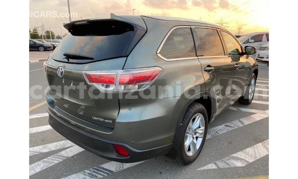 Nunua Imported Toyota Highlander Kijani Gari ndani ya Import - Dubai nchini Arusha Nunua Imported Toyota Highlander Kijani Gari ndani ya Import - Dubai nchini Arusha