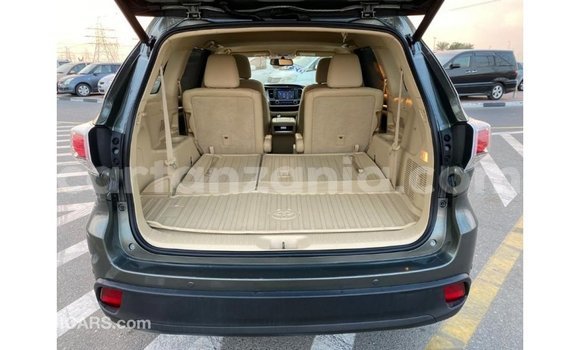 Nunua Imported Toyota Highlander Kijani Gari ndani ya Import - Dubai nchini Arusha Nunua Imported Toyota Highlander Kijani Gari ndani ya Import - Dubai nchini Arusha