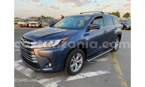 Buy Import Toyota Highlander Blue Car in Import - Dubai in Arusha Buy Import Toyota Highlander Blue Car in Import - Dubai in Arusha