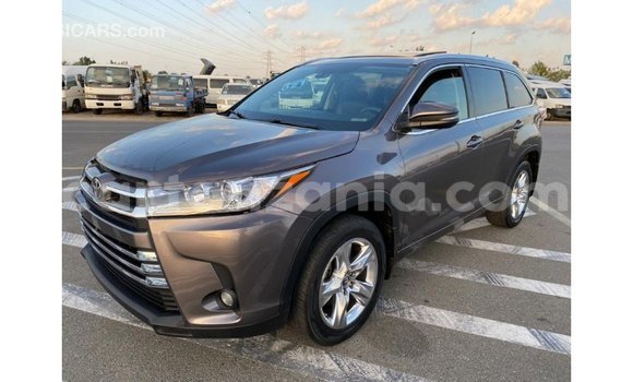 Nunua Imported Toyota Highlander Nyingine Gari ndani ya Import - Dubai nchini Arusha Nunua Imported Toyota Highlander Nyingine Gari ndani ya Import - Dubai nchini Arusha