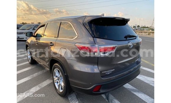Nunua Imported Toyota Highlander Nyingine Gari ndani ya Import - Dubai nchini Arusha Nunua Imported Toyota Highlander Nyingine Gari ndani ya Import - Dubai nchini Arusha