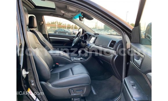 Nunua Imported Toyota Highlander Nyingine Gari ndani ya Import - Dubai nchini Arusha Nunua Imported Toyota Highlander Nyingine Gari ndani ya Import - Dubai nchini Arusha