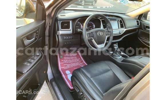 Nunua Imported Toyota Highlander Nyingine Gari ndani ya Import - Dubai nchini Arusha Nunua Imported Toyota Highlander Nyingine Gari ndani ya Import - Dubai nchini Arusha