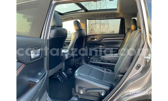 Nunua Imported Toyota Highlander Nyingine Gari ndani ya Import - Dubai nchini Arusha Nunua Imported Toyota Highlander Nyingine Gari ndani ya Import - Dubai nchini Arusha