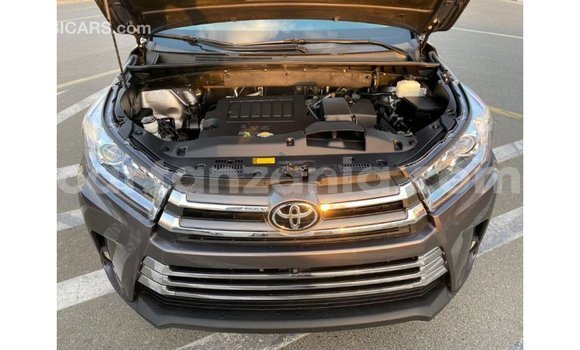 Nunua Imported Toyota Highlander Nyingine Gari ndani ya Import - Dubai nchini Arusha Nunua Imported Toyota Highlander Nyingine Gari ndani ya Import - Dubai nchini Arusha