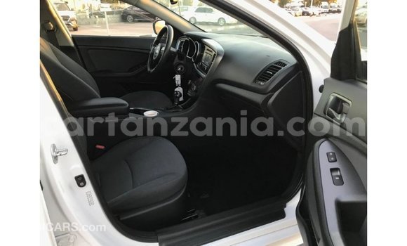 Nunua Imported Kia Optima Nyeupe Gari ndani ya Import - Dubai nchini Arusha Nunua Imported Kia Optima Nyeupe Gari ndani ya Import - Dubai nchini Arusha