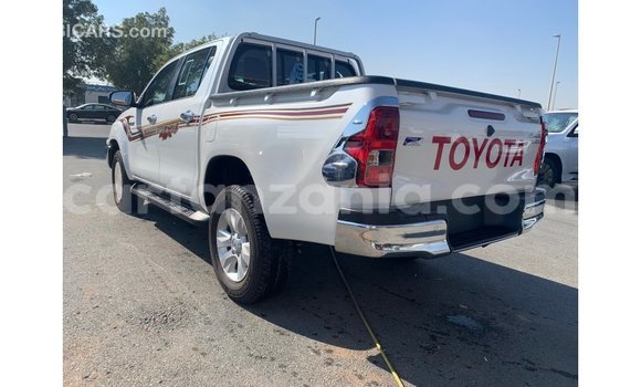 Buy Import Toyota Hilux White Car in Import - Dubai in Arusha Buy Import Toyota Hilux White Car in Import - Dubai in Arusha