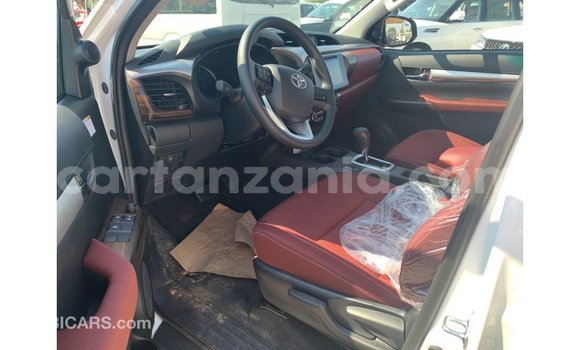 Buy Import Toyota Hilux White Car in Import - Dubai in Arusha Buy Import Toyota Hilux White Car in Import - Dubai in Arusha