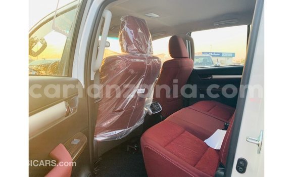 Buy Import Toyota Hilux White Car in Import - Dubai in Arusha Buy Import Toyota Hilux White Car in Import - Dubai in Arusha