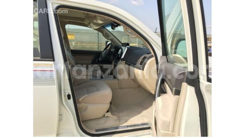 Big with watermark toyota land cruiser arusha import dubai 7761