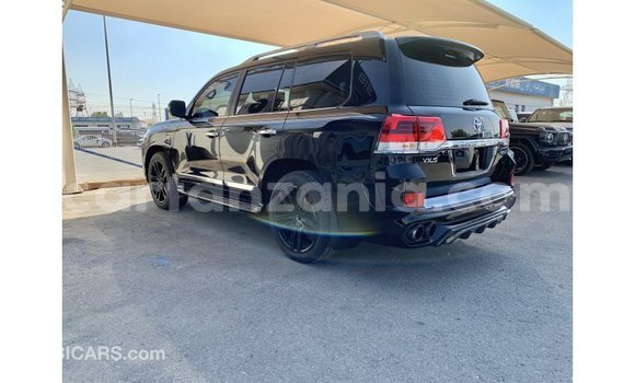 Nunua Imported Toyota Land Cruiser Nyeusi Gari ndani ya Import - Dubai nchini Arusha Nunua Imported Toyota Land Cruiser Nyeusi Gari ndani ya Import - Dubai nchini Arusha