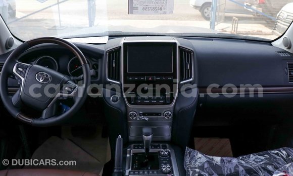 Nunua Imported Toyota Land Cruiser Nyeusi Gari ndani ya Import - Dubai nchini Arusha Nunua Imported Toyota Land Cruiser Nyeusi Gari ndani ya Import - Dubai nchini Arusha