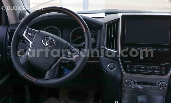 Nunua Imported Toyota Land Cruiser Nyeusi Gari ndani ya Import - Dubai nchini Arusha Nunua Imported Toyota Land Cruiser Nyeusi Gari ndani ya Import - Dubai nchini Arusha