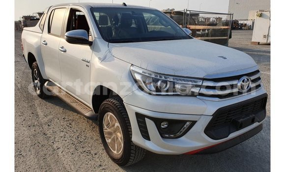 Buy Import Toyota Hilux White Car in Import - Dubai in Arusha Buy Import Toyota Hilux White Car in Import - Dubai in Arusha