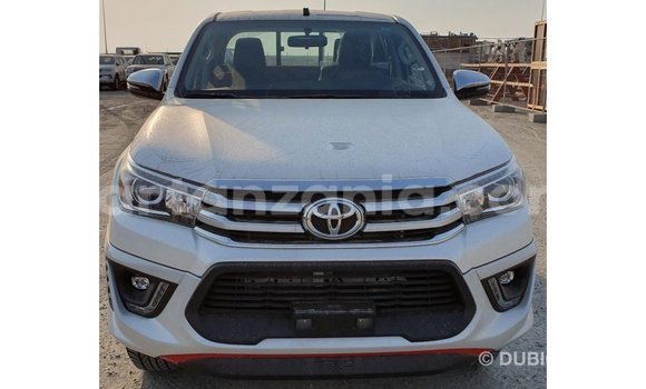 Buy Import Toyota Hilux White Car in Import - Dubai in Arusha Buy Import Toyota Hilux White Car in Import - Dubai in Arusha