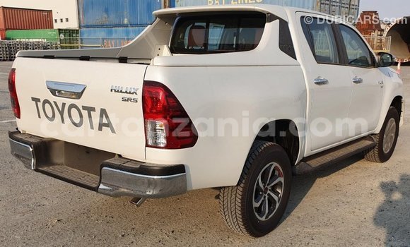 Buy Import Toyota Hilux White Car in Import - Dubai in Arusha Buy Import Toyota Hilux White Car in Import - Dubai in Arusha