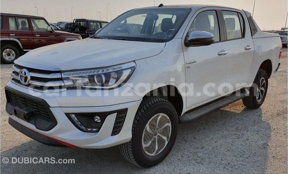 Buy Import Toyota Hilux White Car in Import - Dubai in Arusha Buy Import Toyota Hilux White Car in Import - Dubai in Arusha