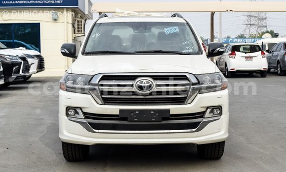 Nunua Imported Toyota Land Cruiser Nyeupe Gari ndani ya Import - Dubai nchini Arusha Nunua Imported Toyota Land Cruiser Nyeupe Gari ndani ya Import - Dubai nchini Arusha