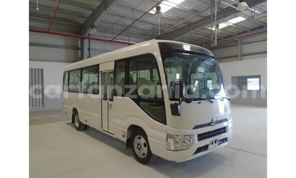 Buy Import Abarth 595 White Car in Import - Dubai in Arusha