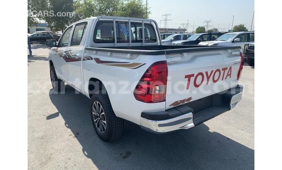 Buy Import Toyota Hilux White Car in Import - Dubai in Arusha Buy Import Toyota Hilux White Car in Import - Dubai in Arusha
