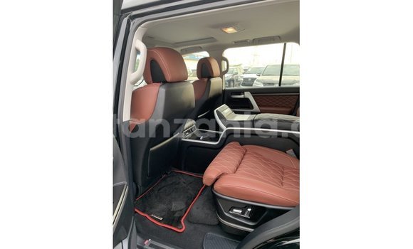 Nunua Imported Toyota Land Cruiser Nyeusi Gari ndani ya Import - Dubai nchini Arusha Nunua Imported Toyota Land Cruiser Nyeusi Gari ndani ya Import - Dubai nchini Arusha