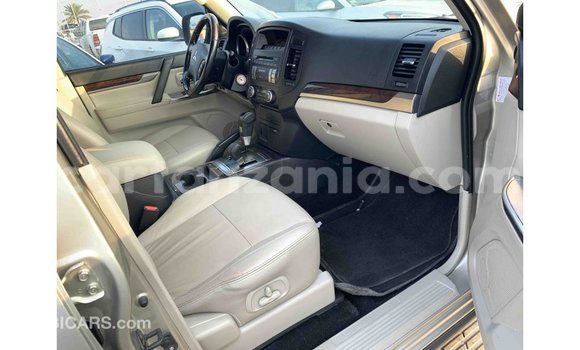 Buy Import Mitsubishi Pajero Other Car in Import - Dubai in Arusha Buy Import Mitsubishi Pajero Other Car in Import - Dubai in Arusha
