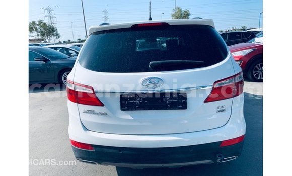 Buy Import Hyundai Santa Fe White Car in Import - Dubai in Arusha Buy Import Hyundai Santa Fe White Car in Import - Dubai in Arusha