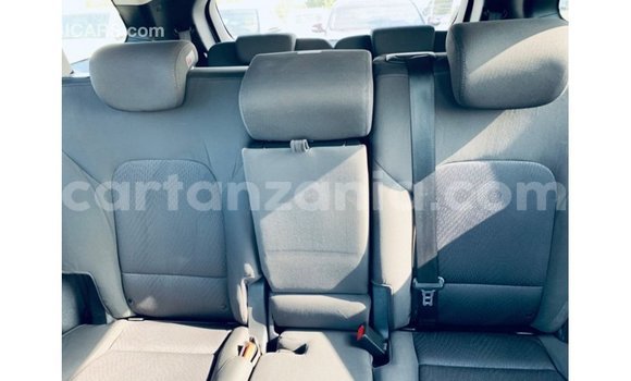 Buy Import Hyundai Santa Fe White Car in Import - Dubai in Arusha Buy Import Hyundai Santa Fe White Car in Import - Dubai in Arusha