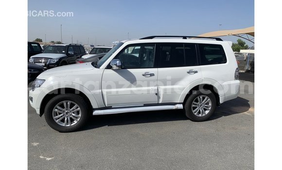 Buy Import Mitsubishi Pajero White Car in Import - Dubai in Arusha Buy Import Mitsubishi Pajero White Car in Import - Dubai in Arusha