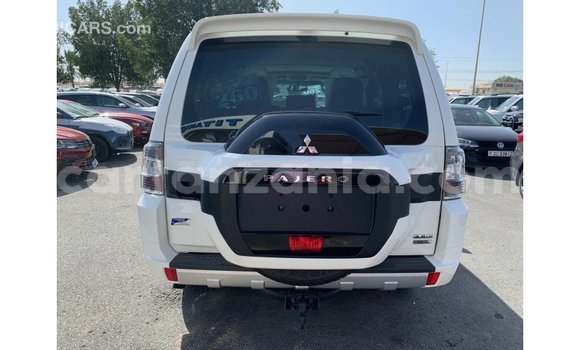 Buy Import Mitsubishi Pajero White Car in Import - Dubai in Arusha Buy Import Mitsubishi Pajero White Car in Import - Dubai in Arusha