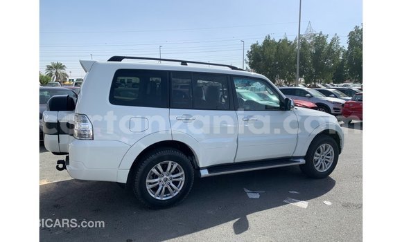 Buy Import Mitsubishi Pajero White Car in Import - Dubai in Arusha Buy Import Mitsubishi Pajero White Car in Import - Dubai in Arusha