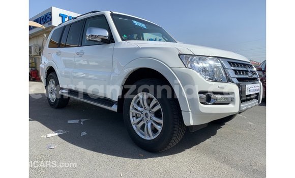 Buy Import Mitsubishi Pajero White Car in Import - Dubai in Arusha Buy Import Mitsubishi Pajero White Car in Import - Dubai in Arusha