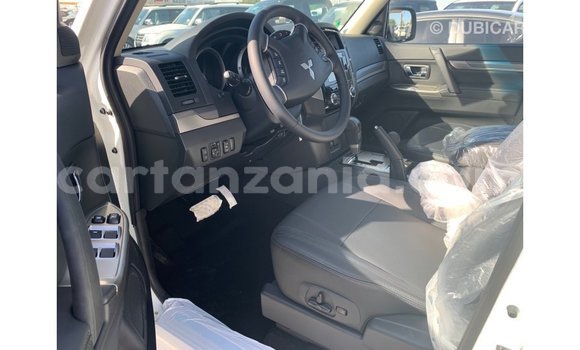 Buy Import Mitsubishi Pajero White Car in Import - Dubai in Arusha Buy Import Mitsubishi Pajero White Car in Import - Dubai in Arusha