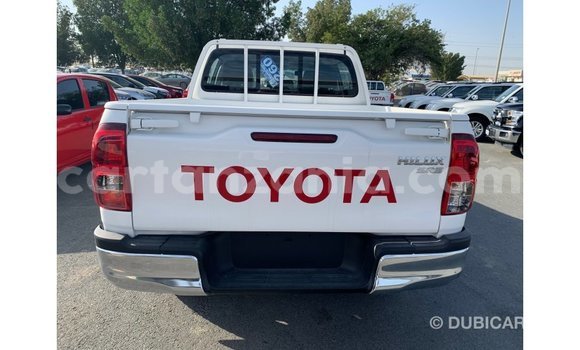 Buy Import Toyota Hilux White Car in Import - Dubai in Arusha Buy Import Toyota Hilux White Car in Import - Dubai in Arusha