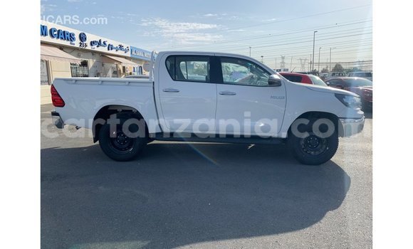 Buy Import Toyota Hilux White Car in Import - Dubai in Arusha Buy Import Toyota Hilux White Car in Import - Dubai in Arusha
