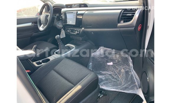 Buy Import Toyota Hilux White Car in Import - Dubai in Arusha Buy Import Toyota Hilux White Car in Import - Dubai in Arusha