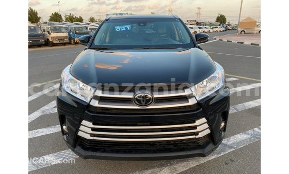 Nunua Imported Toyota Highlander Nyeusi Gari ndani ya Import - Dubai nchini Arusha Nunua Imported Toyota Highlander Nyeusi Gari ndani ya Import - Dubai nchini Arusha