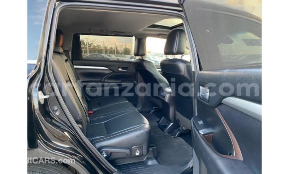 Nunua Imported Toyota Highlander Nyeusi Gari ndani ya Import - Dubai nchini Arusha Nunua Imported Toyota Highlander Nyeusi Gari ndani ya Import - Dubai nchini Arusha